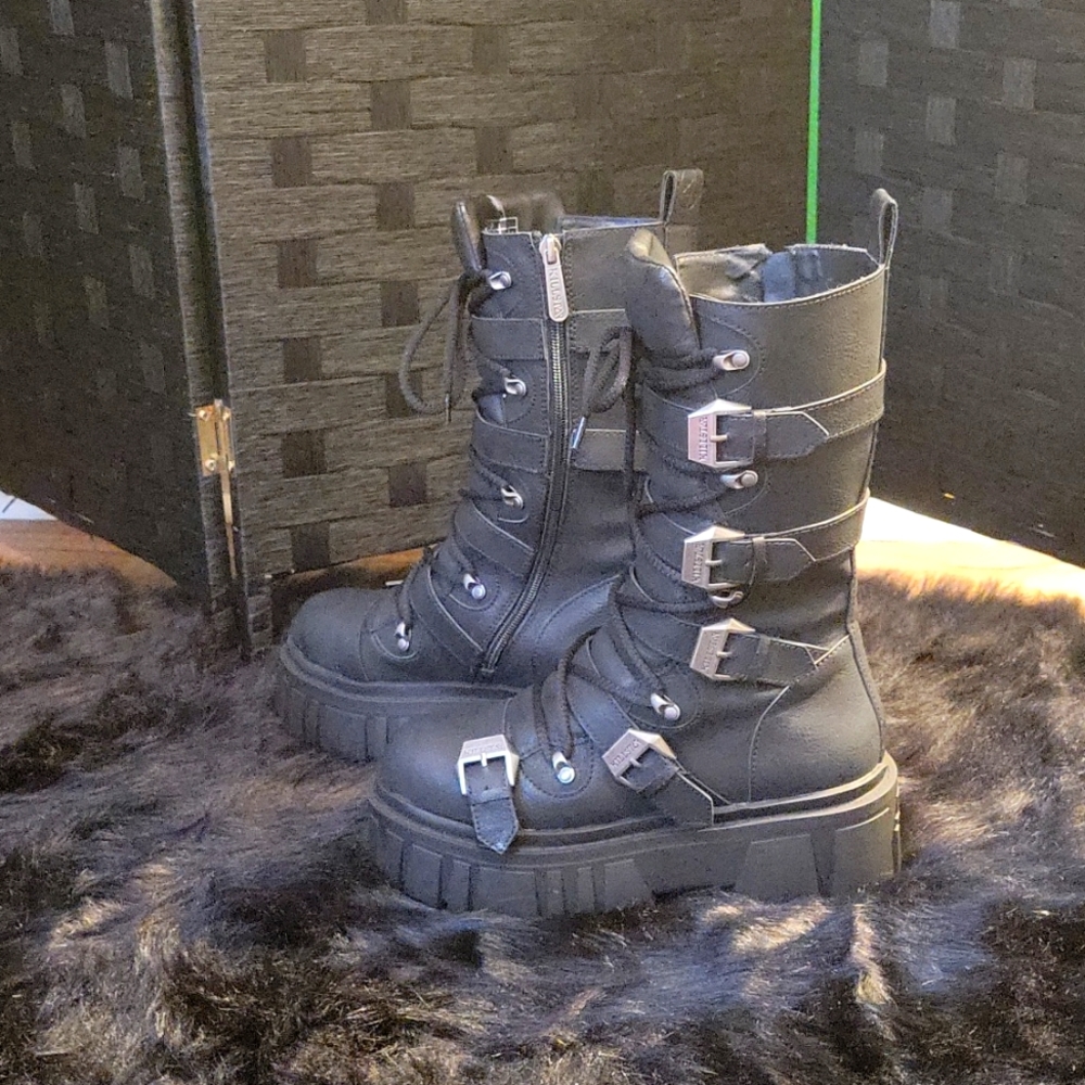 Beelzebub Boots